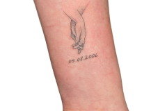 minimalistyczny-tatuaz-z-data