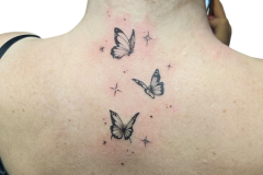 tatuaz-motyli-na-plecach-delikatny-kobiecy-wzor