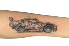 tatuaz-samochodu-w-sketchu
