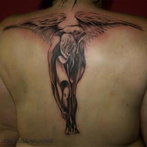 tatuaż kobieta anioł