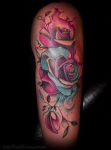 róża kolorowy tatuaż damski