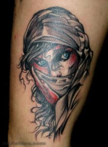 tatuaż kobieta w burce